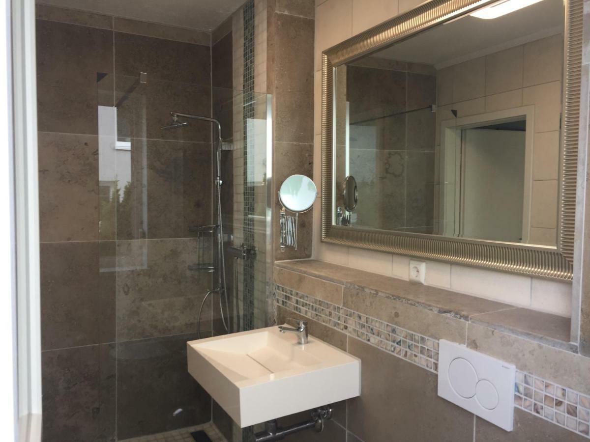 Neues Zimmerapartment Mit Bad Neckarwestheim Ngoại thất bức ảnh