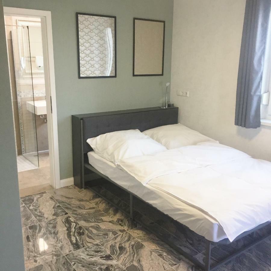 Neues Zimmerapartment Mit Bad Neckarwestheim Ngoại thất bức ảnh