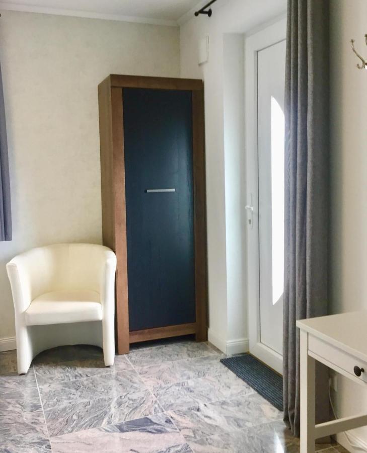 Neues Zimmerapartment Mit Bad Neckarwestheim Ngoại thất bức ảnh